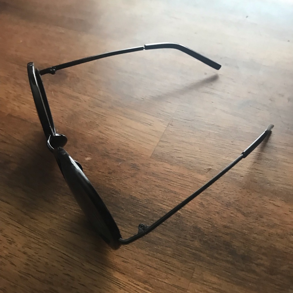 Round Black Sunglasses - Picture 2 of 4